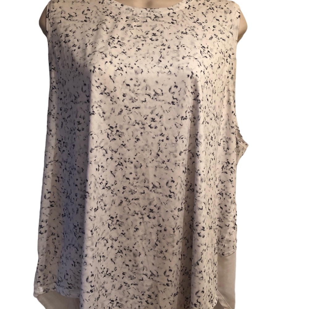 Women’s AVIA Short Sleeve Top Size XL